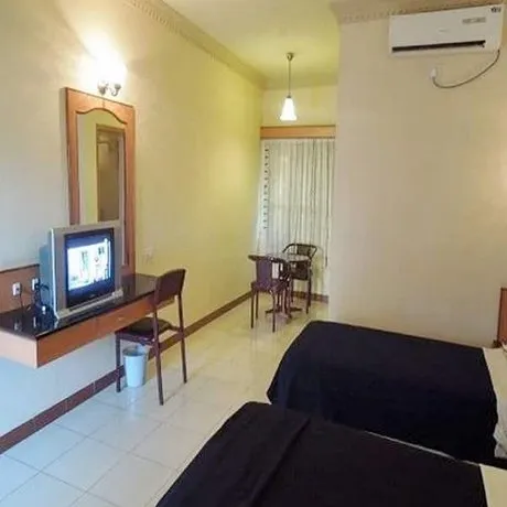 Jewel Park Hotel - Image 1