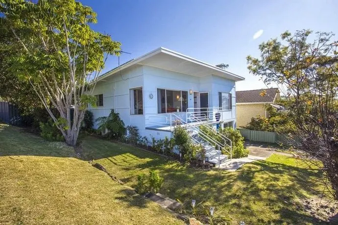The Seaside Beachhouse Mollymook - Image 1