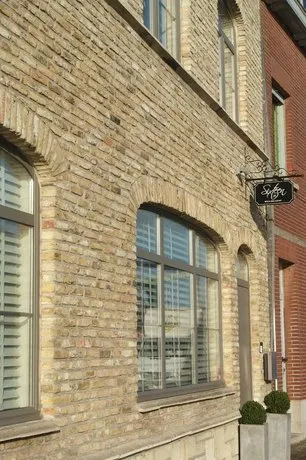 B&B Sixteen - Image 1