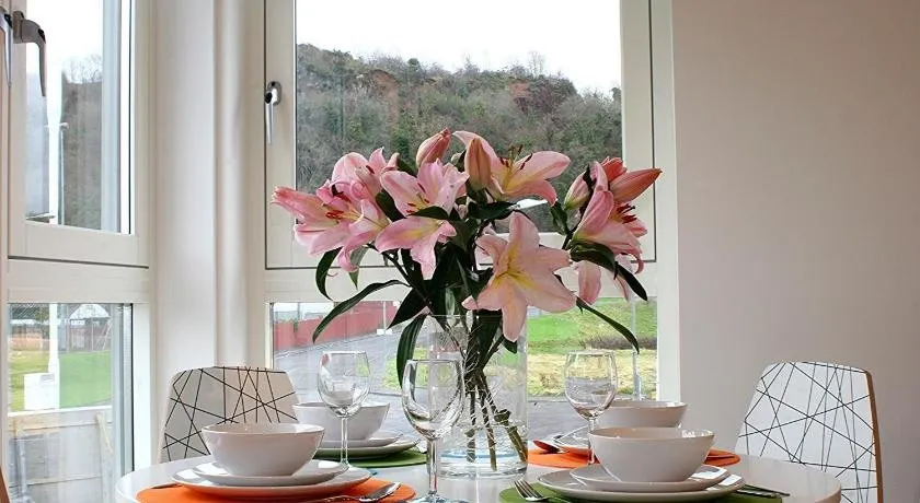 Glendevon Apartment - Image 1