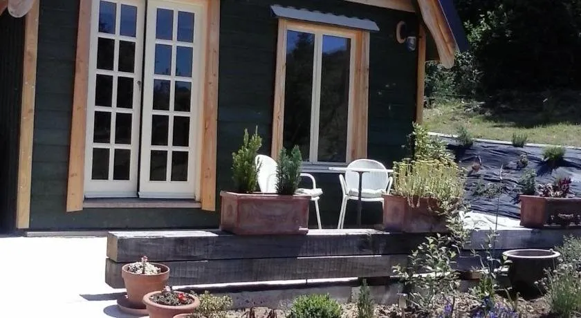 Willowtree Cottage - Image 1