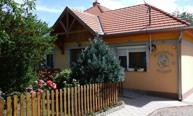 KRISZTINA VENDéGHáZ - Image 1