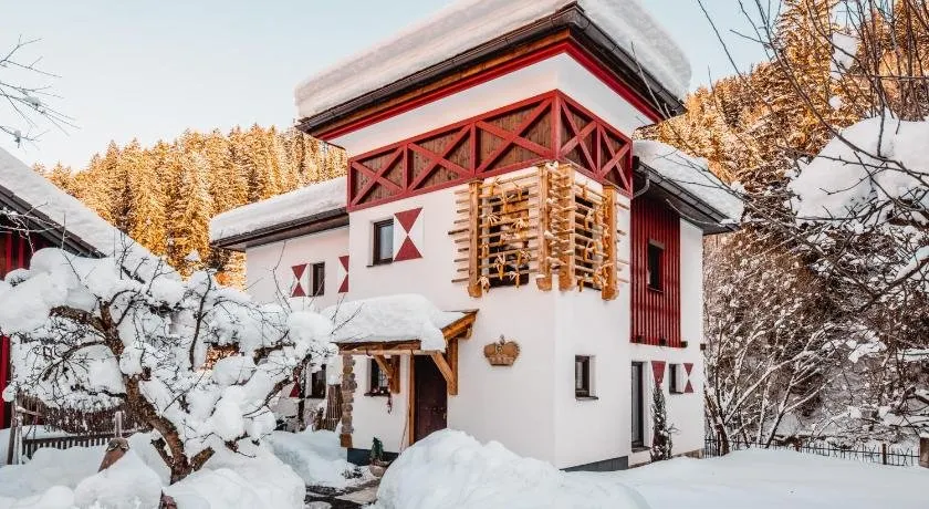 Smileys Fluss Chalet - Image 1