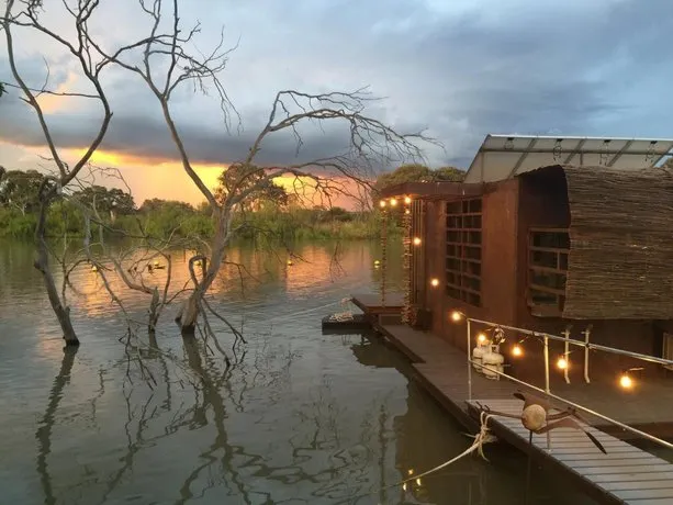Bill's Boathouse - Image 1