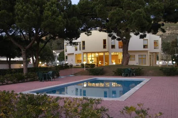 The Caparica Sun Centre - Image 1