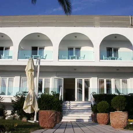 Al Mare Hotel - Image 1