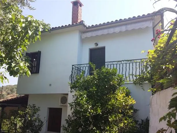 MARGIANOU APARTMENTS - Image 1