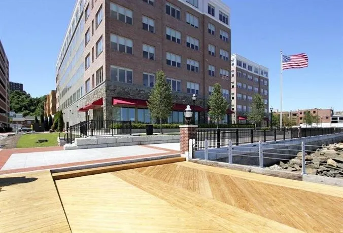 Cesar Suites at New York Plaza - Image 1