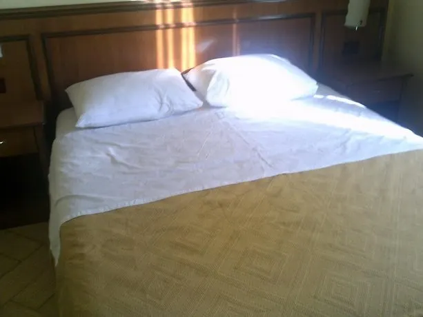 Grand Hotel Leone - Image 1