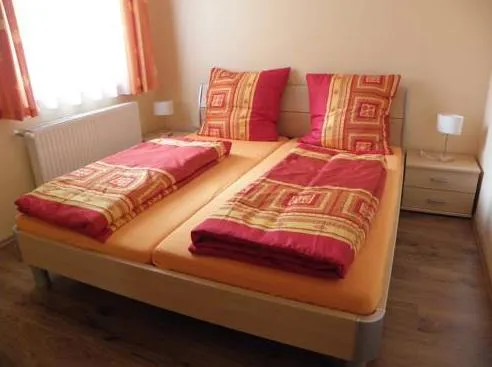 Takács Apartmanház - Image 1