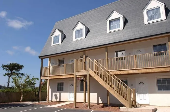 Ilfracombe Holiday Park Apartments - Image 1