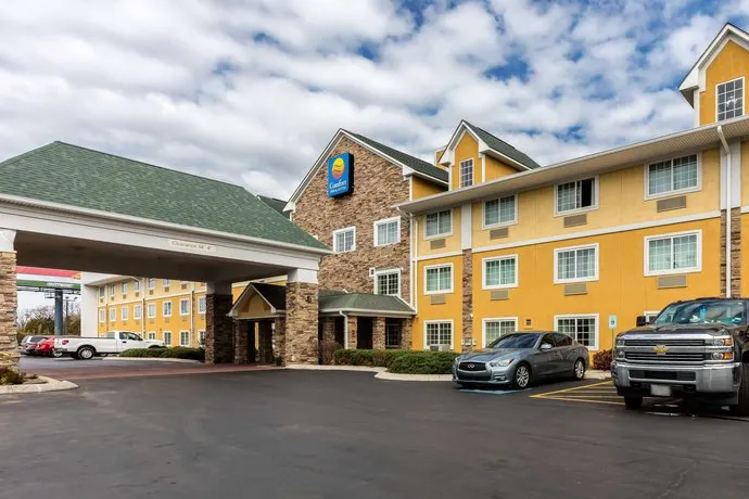 Comfort Inn & Suites Nashville Near Tanger Outlets I-24 Antioch - Image 1