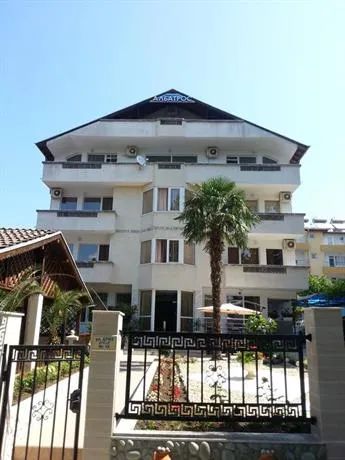 Albatros Hotel - Image 1