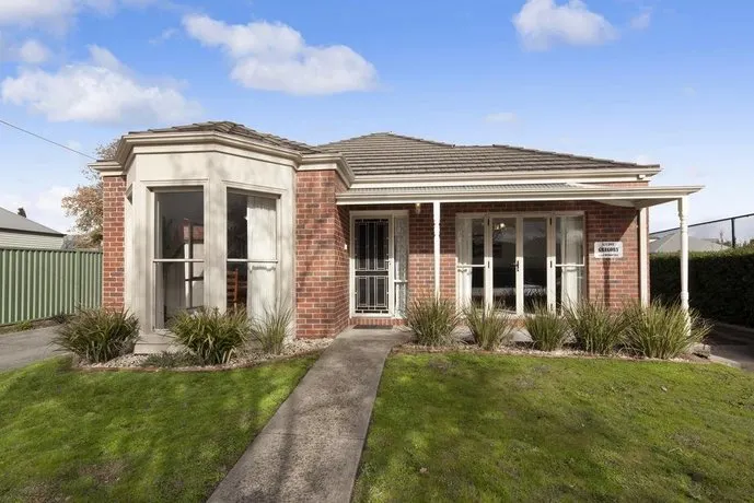 Gregory - Lake Wendouree - Image 1