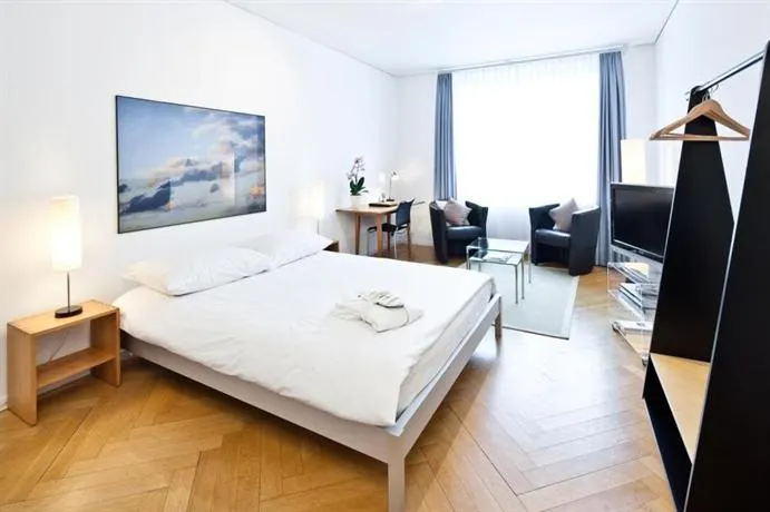 Jenatsch Apartments - Image 1