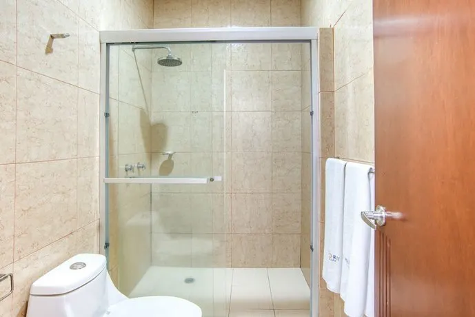 Hotel Maioris Guadalajara - Image 1