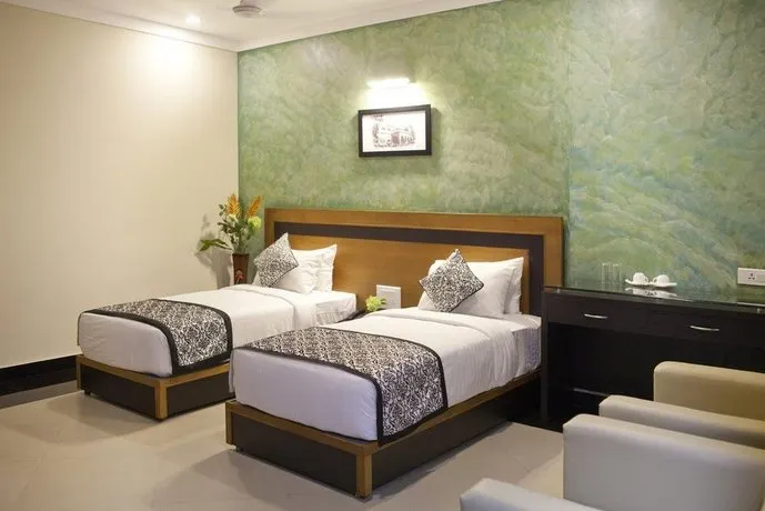 Hotel Pent House - Image 1
