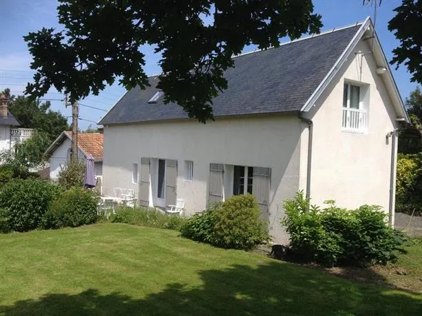 Les Grands Houx - Image 1