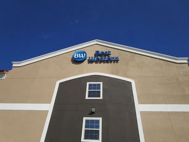 Comfort Inn & Suites Texas City - Image 1