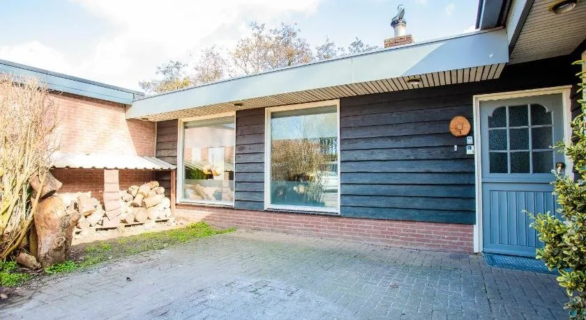 Bungalow met prive zwembad en sauna - Image 1
