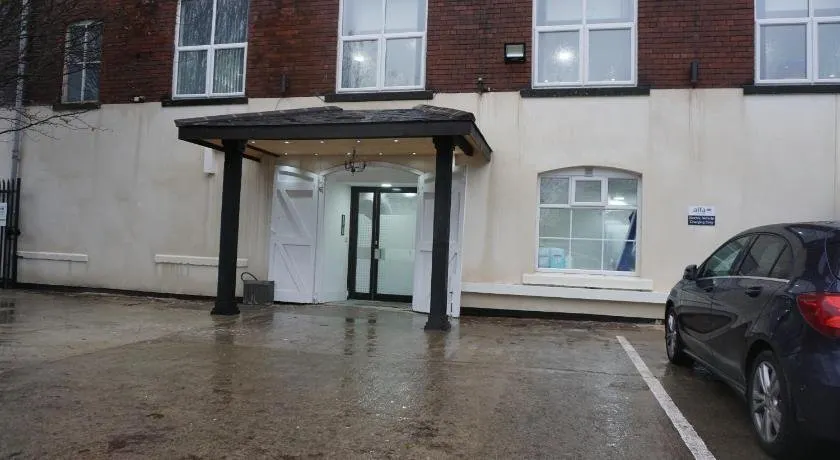 Alfa Apartments Quarry Court High Street Morley - Image 1