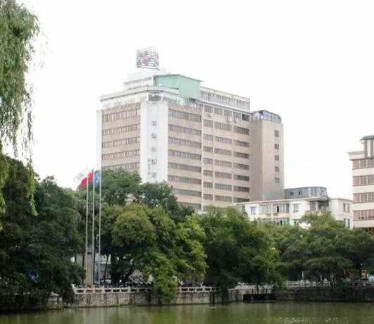 West Lake Garden Hotel - Image 1