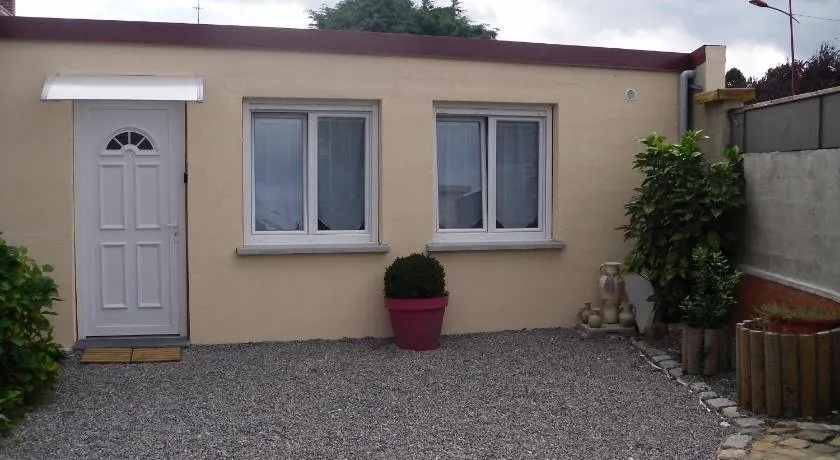 Studio neuf tout confort tres calme - Image 1