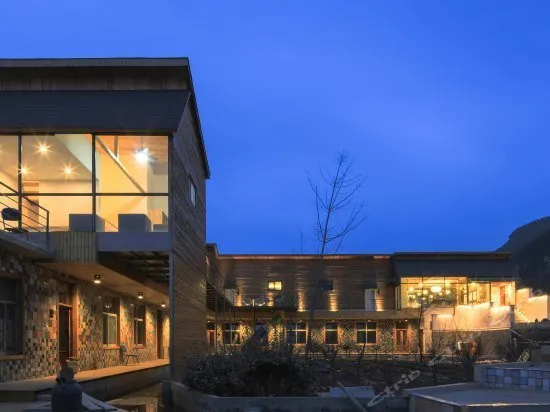 QISHE HOSTEL - Image 1