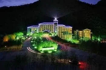 Luanchuan Re-Channel Ferry Lake Hotel - Image 1