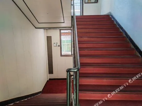 Jinshan Hotel - Image 1
