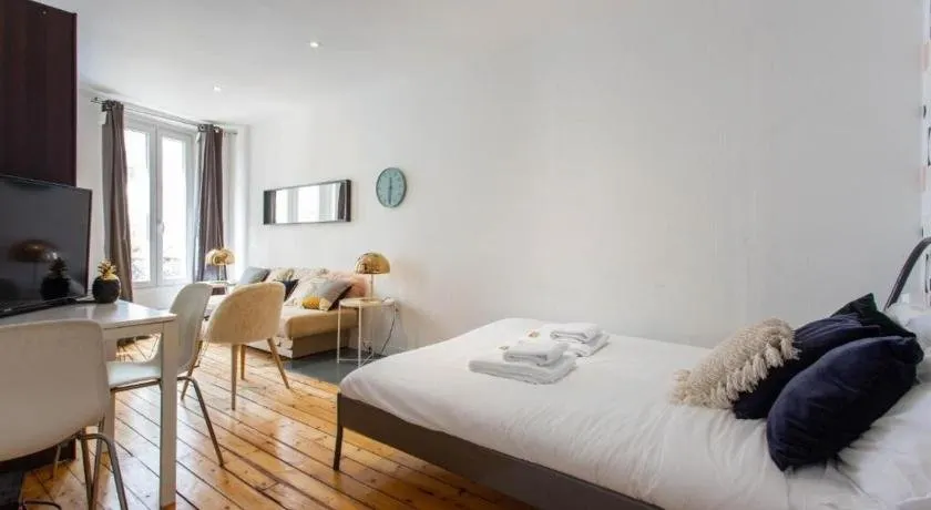 CMG Batignolles - Clichy - Image 1