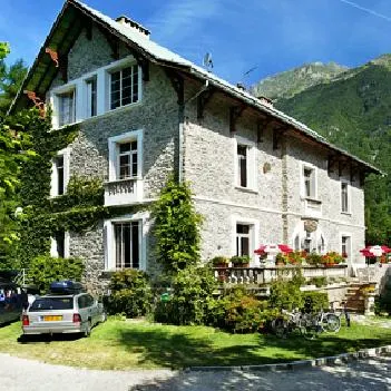 Camping Le Château de Rochetaillée - Image 1