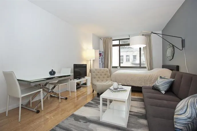 Luxury Studio in the West Village - Image 1