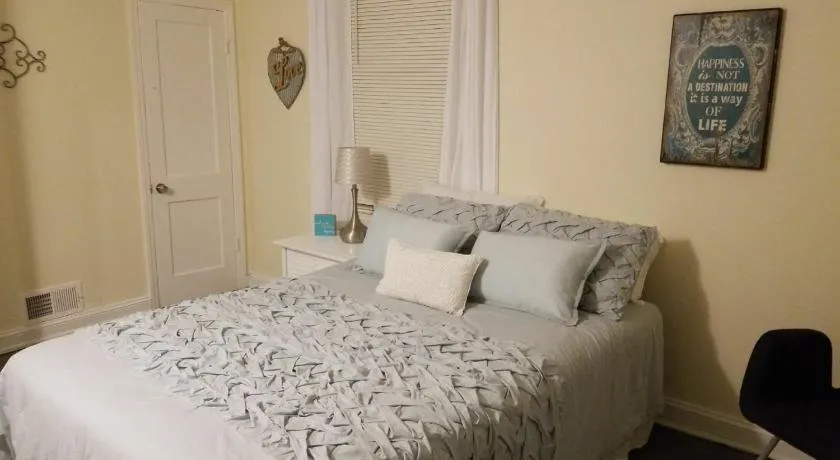 Relaxing Comfortable Private Bedroom - Image 1