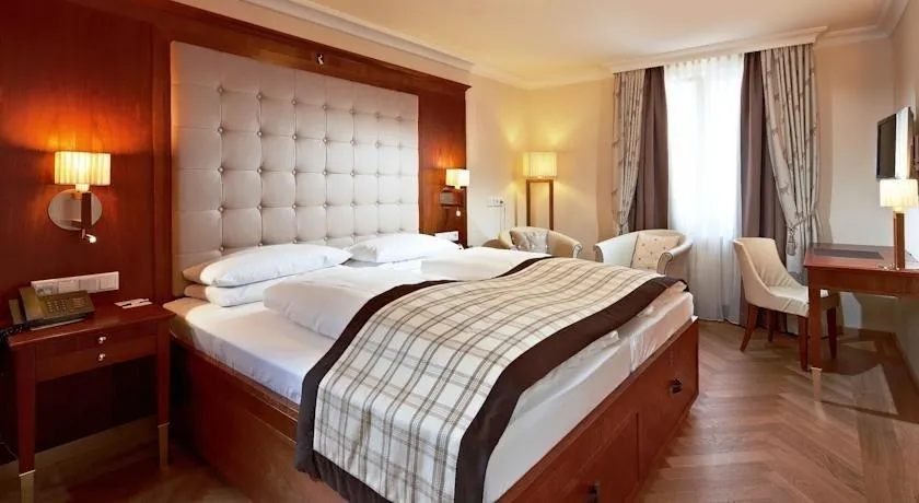 Hotel Elefant - Image 1