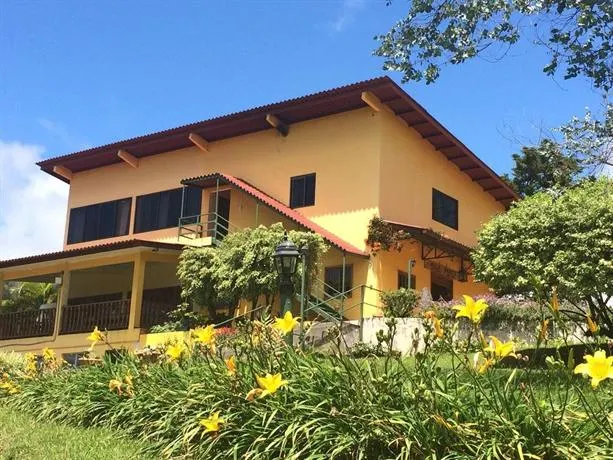 Santuario Lodge - Image 1