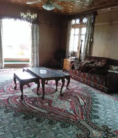 Omar Khayam House Boats - Image 1