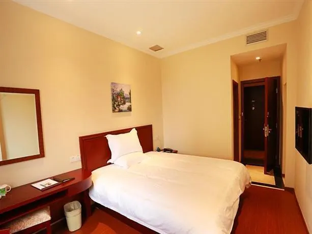 GreenTree Inn (Shanghai Huangxing Park Metro Station) - Image 1