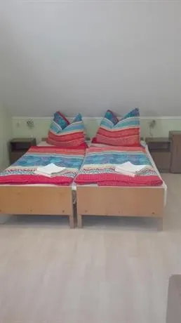 Arcadia Guesthouse - Image 1