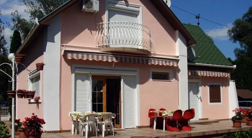 Nyaraló Balatonmáriafürdő - Image 1