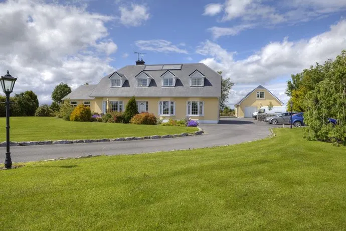 Ashfield House - Image 1