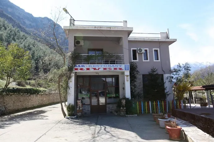 Hotel River - Image 1