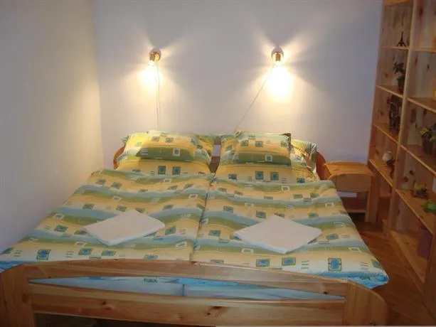 KEREKERD"O VENDÉGHÁZ - Image 1