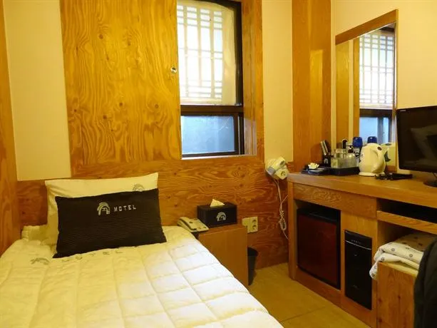 Gwangan Kum Motel - Image 1