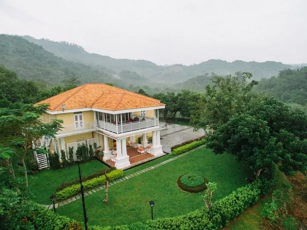 Botanica Mansion - Image 1