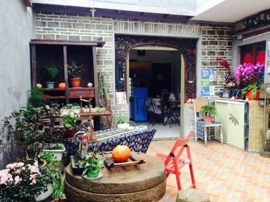 Blue House Hostel - Image 1