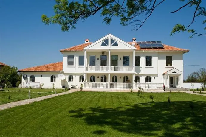 Old School Villa - Image 1