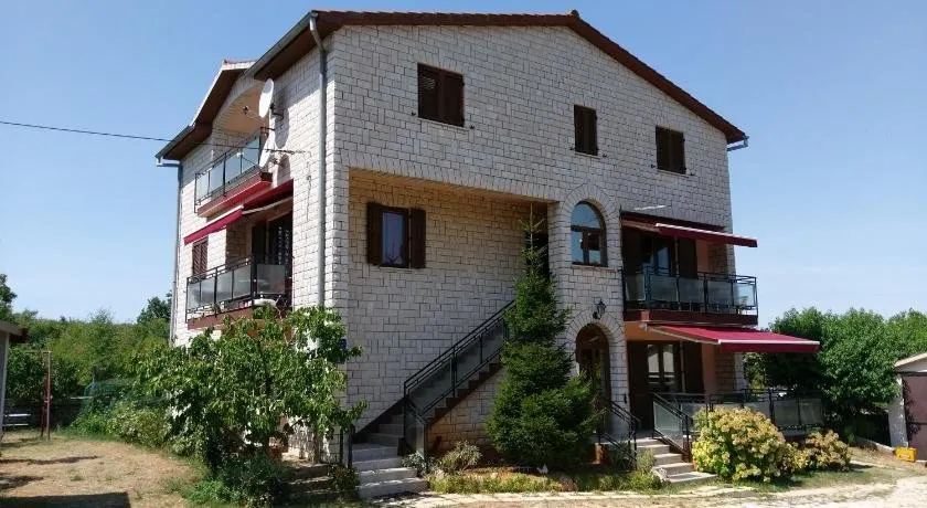 Apartment Ento - Image 1