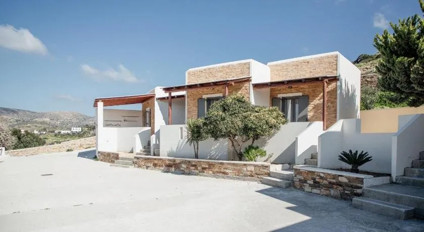 Youtopia Ios Luxury Villas & Suite - Image 1