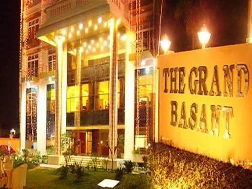 Grand Basant Hotel - Image 1